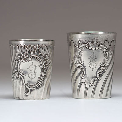 (2) Embossed and engraved solid silver kettledrums from Paris from 19th century