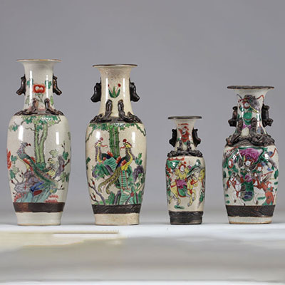 Vases Nankin (4), Décor de guerriers et phénix.