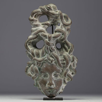 André ARBUS (1903-1969) & Vadim ANDROUSOV (1895-1975) Gorgon head in patinated bronze by Androusov, signed.