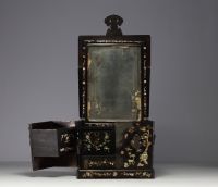 China - Hairdressing cabinet and jewellery box in ironwood and mother-of-pearl inlay, 19th century.