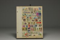 Ensemble de 30 albums de timbres du monde, Chine, Japon, Moyen Orient, Europe, etc. (Lot 2)