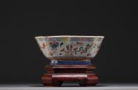 China - Famille rose polychrome porcelain quadrangular bowl, wooden base.