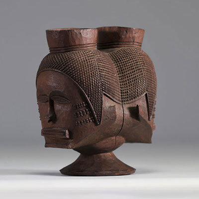 Coupe Janus Kuba-Lele provenant de la  Rep. Dem. Congo