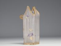 MONTJOYE, Verrerie de Saint Denis - Vase en verre givré dégagé à l'acide à décor émaillé de violettes.