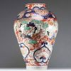 Japan - Imposing polychrome porcelain vase decorated with characters, 19th century.