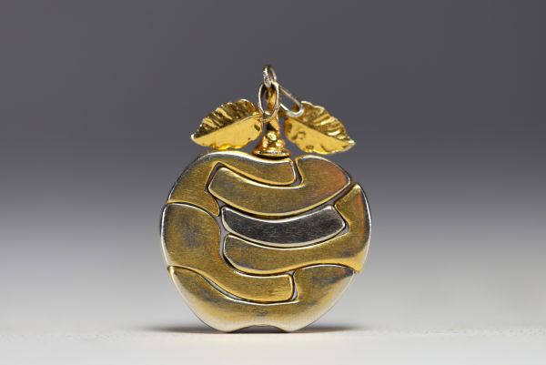 Miguel BERROCAL (1933-2006) attr. à - Labyrinth pendant representing an apple, the sin of humanity, circa 1970-80.