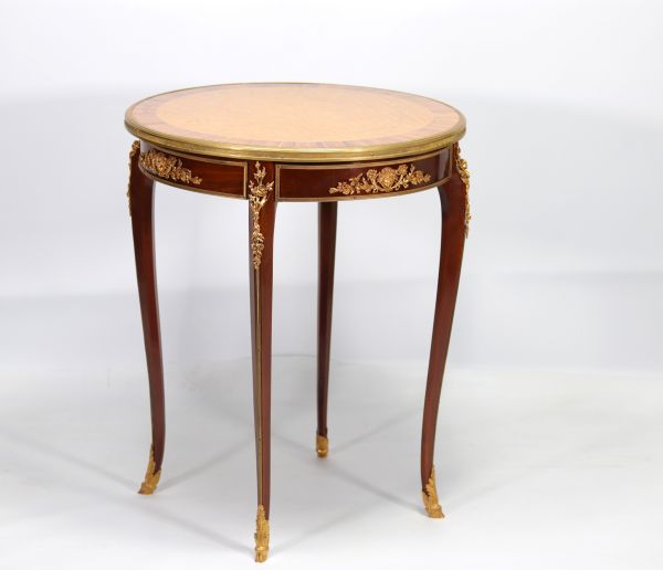 Small marquetry and ormolu pedestal table in the style of Adam WEISWEILER (1744-1820)