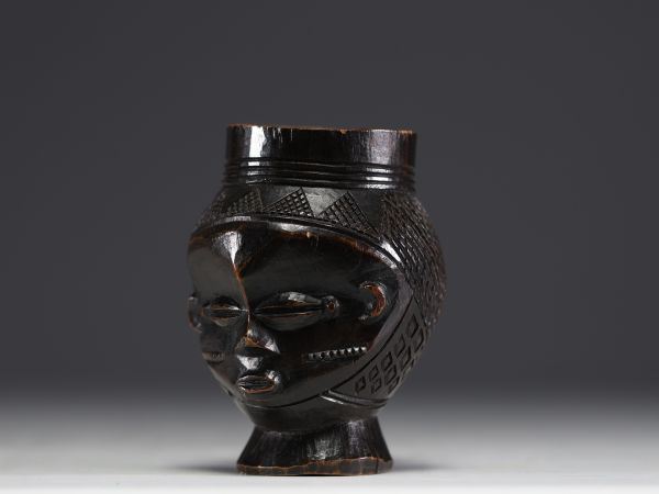 Africa DRC - Kuba libatory cup in carved wood.