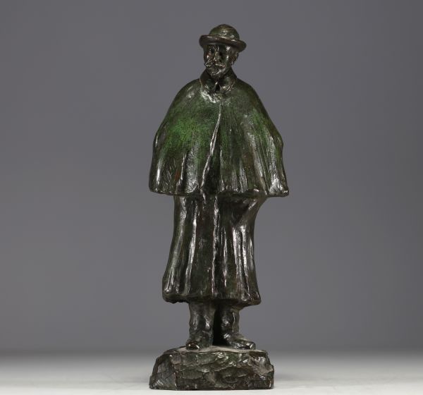 Bronze with green patina representing the Belgian poet Max Elskamp, illegible signature.