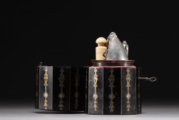 Rare veneered and marquetry travel box, silver cutlery and tumbler, 19th century.