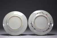 China - Set of 2 porcelain plates with Imari decoration, 18th century.
