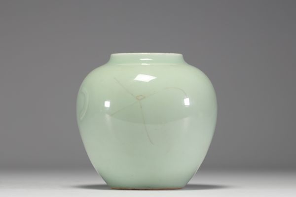 China - Celadon porcelain vase, blue mark under the pieces, 19th century.