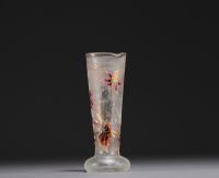 Cristallerie Émile GALLÉ - Frosted and enamelled vase with blackberry decoration, signed with a roulette wheel below the piece.