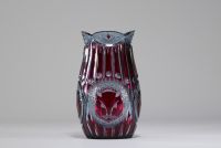 Val Saint Lambert - Rare vase à décor de tête de chat, de couleur rouge doublée de bleu, période Art Déco.