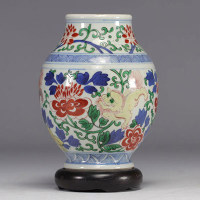 China - Doucai vase decorated with dogs and flowers, Kangxi period (1661-1722)