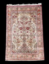 Iran - Ghom carpet in hand-knotted silk.