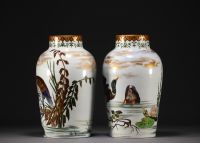 Taxile DOAT (1851-1938) - Pair of Japanese porcelain vases decorated with birds, circa 1900.