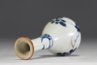 China - White-blue porcelain vase with flower design, Kangxi.