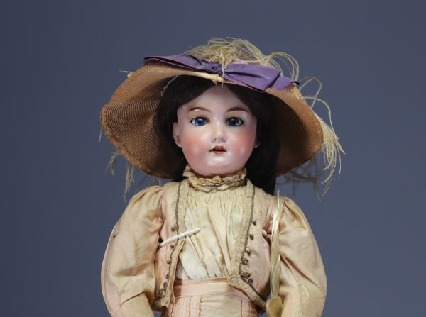 Armand MARSEILLE - Porcelain head doll n° 390, early 20th century.