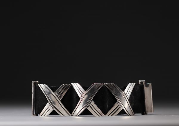 Hector AGUILAR (attributed to) - Modernist silver and leather bracelet.