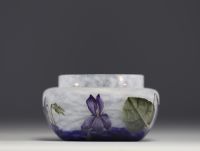 DAUM Nancy - Couve in acid-etched multi-layered glass with enamelled decoration of violets, signed.