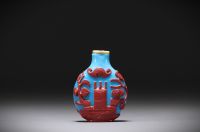 Chine - Tabatière en verre multicouche bicolor bleu/rouge à décor de chauve souris, 18ème?