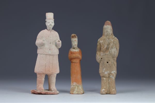 China - statues of figures in polychrome terracotta, Tang period (618-907).