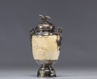 Exceptional Japanese ivory vase with a silver and enamel frame from the Meiji period (明治時代 - 1868 - 1912)