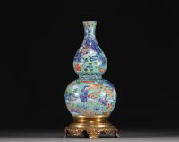 China - Porcelain double gourd vase with figures, gilt bronze mounting, Qing period.