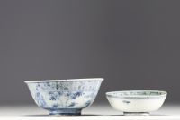 Chine - Ensemble de deux bols en porcelaine blanc bleu, époque Ming.