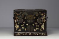 China - Hairdressing cabinet and jewellery box in ironwood and mother-of-pearl inlay, 19th century.