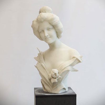 Fiorenzo & Gino PUGI (XIX-XXth) Large Art Nouveau bust of a woman in Carrara marble, signed on the back.