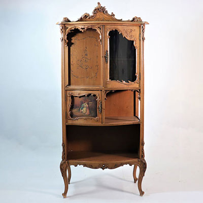 Louis XV display cabinet decorated with a romantic scene