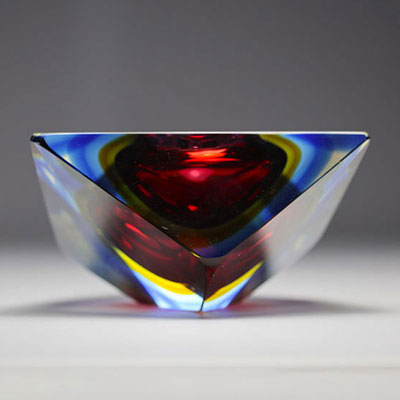 Flavio POLI (1900-1980) Sommerso Murano glassware, multi-layered glass ashtray, circa 1970.