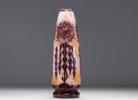 Le Verre Français vase dégagé à l'acide Art Déco à décor de fleurs