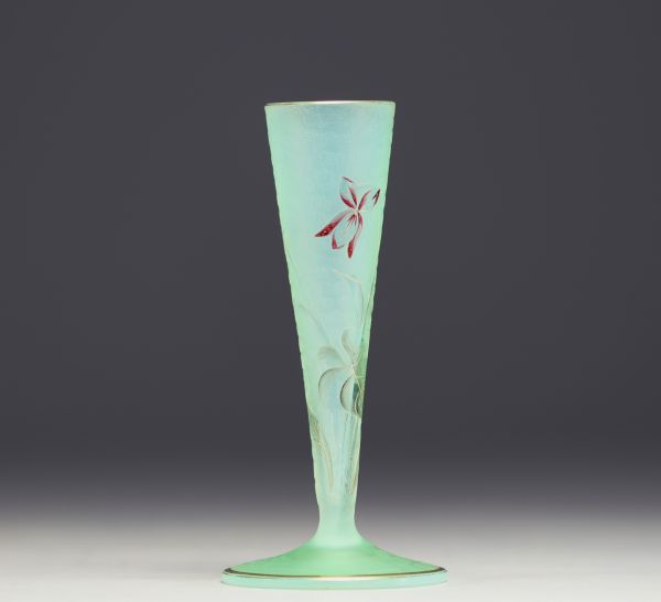 DAUM Nancy - Vase in frosted acid-etched glass with enamelled decoration of wild violets, signed and dedicated ‘à la ville de Limoge’.