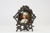 Guido RENI (1575-1642) after - Pair of paintings on porcelain KPM Berlin, portrait of Beatrice Cenci, black forest wood frame, 19th century.