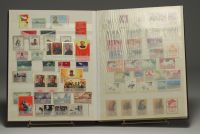 Ensemble de 30 albums de timbres du monde, Chine, Japon, Moyen Orient, Europe, etc. (Lot 2)