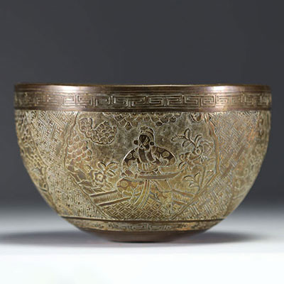 China - Bronze bowl decorated with warriors, mark under the piece.
