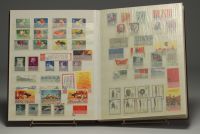 Ensemble de 30 albums de timbres du monde, Chine, Japon, Moyen Orient, Europe, etc. (Lot 2)