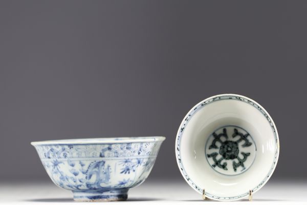 Chine - Ensemble de deux bols en porcelaine blanc bleu, époque Ming.