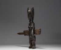 Mali - Serrure Dogon en bois sculpté.