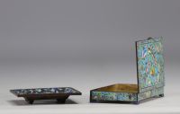 China - Set consisting of a cloisonné enamel box and dish, 19th century.