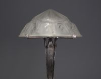 MULLER Frères Lunéville - Table lamp in pressed and sandblasted moulded glass with stylised decoration, metal base