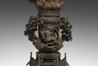 Japan, imposing bronze incense burner, Meiji period.