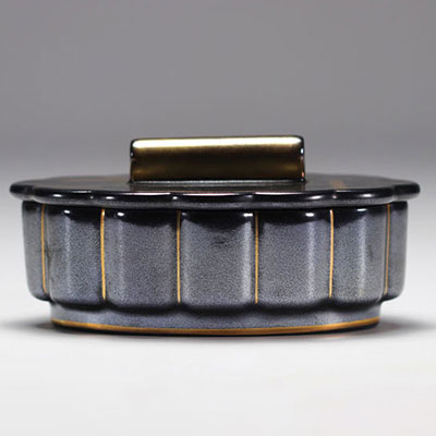 Villeroy & Boch - Black and gold glazed ceramic box.