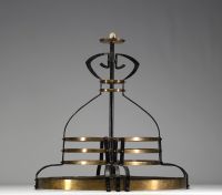 Gustave SERRURIER-BOVY (1858-1910) Art Nouveau chandelier in brass and blackened wrought iron, circa 1900.