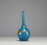 Japan - Glazed ceramic soliflore vase decorated with gold ibises on a blue background, Meiji period.