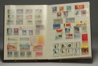 Ensemble de 30 albums de timbres du monde, Chine, Japon, Moyen Orient, Europe, etc. (Lot 2)