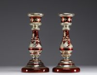 Paire de bougeoirs en verre au mercure rouge et argent, seconde moitié de XIXème.